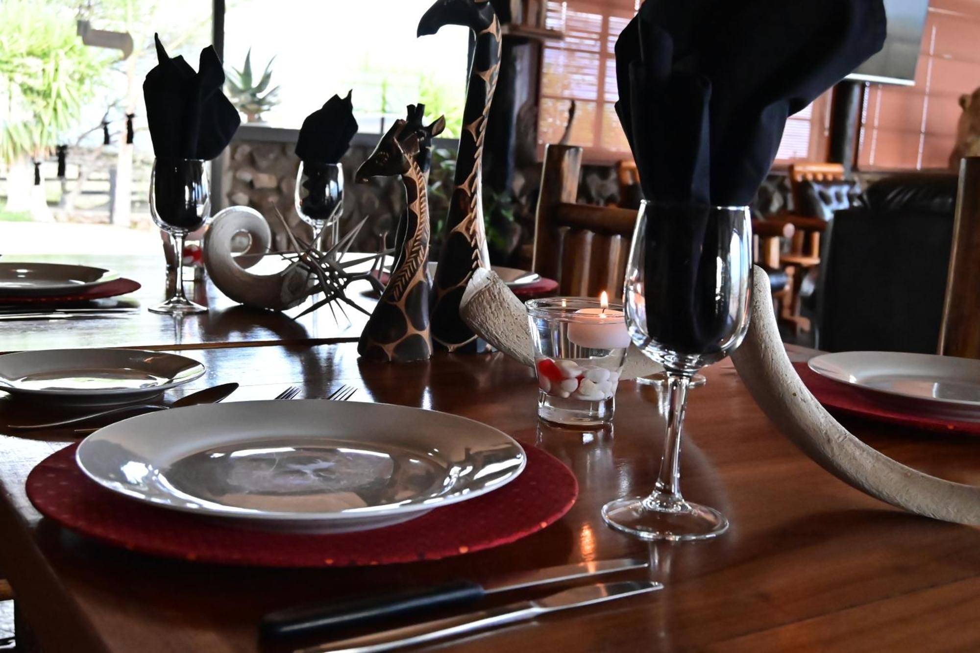 Aloegrove Safari Lodge Очиваронго Екстериор снимка
