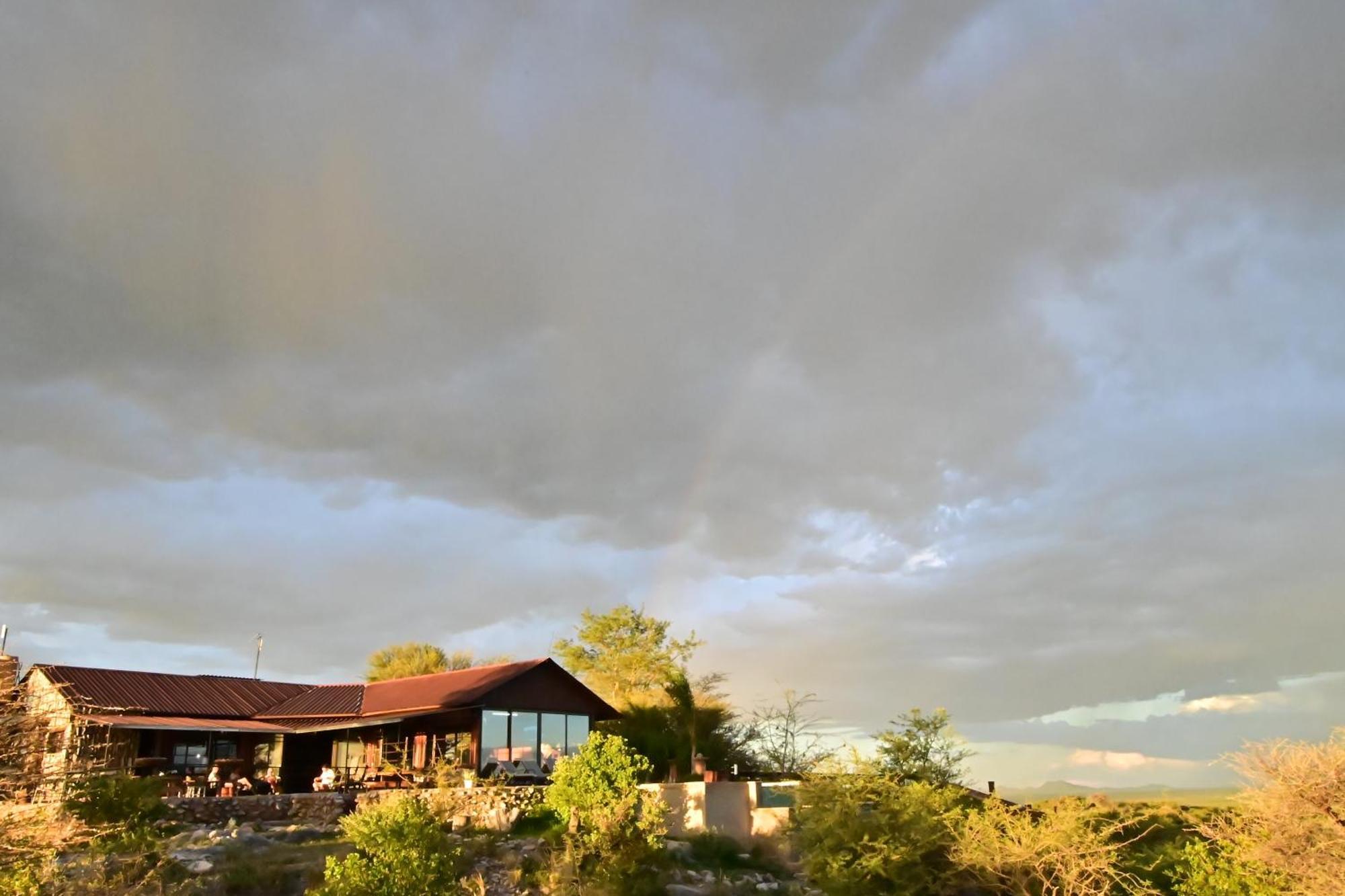 Aloegrove Safari Lodge Очиваронго Екстериор снимка